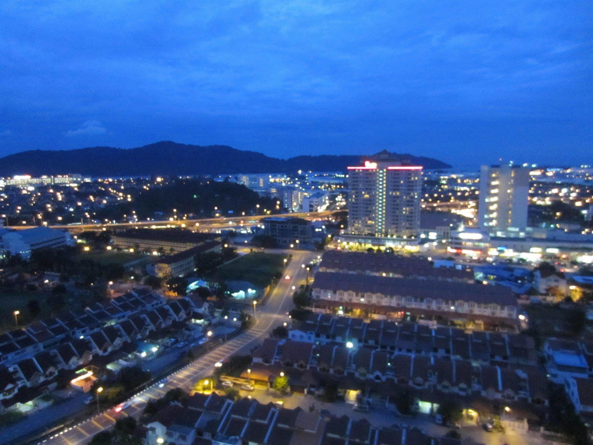 The Ceo Duplex Soho Suite Bayan Lepas Exterior photo